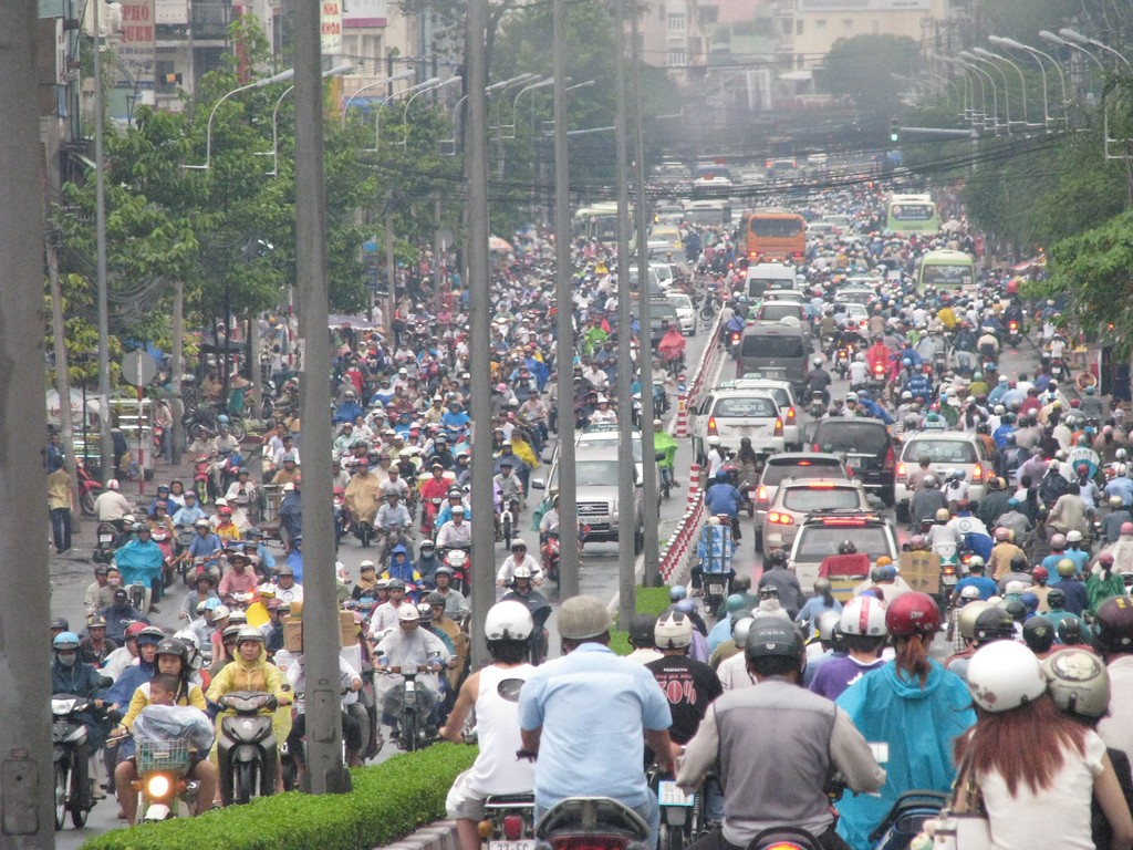 Chaotic traffic of Saigon. Photo by: Wilson Loo Kok Wee. Licensed under Creative Commons Attribution-NonCommercial-NoDerivs 2.0 Generic